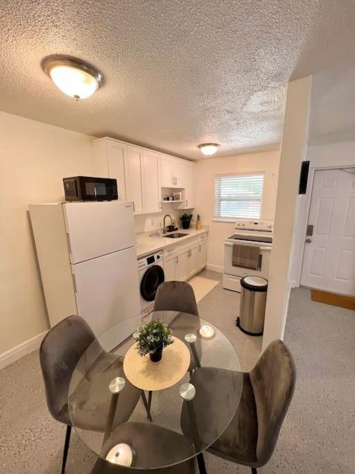 Cozy & Beautiful 1Bd Apartment W/Full Kitchen! Fort Lauderdale Eksteriør bilde